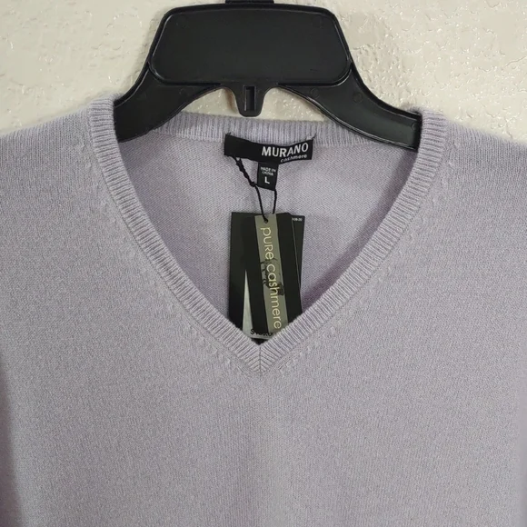 MURANO CASHMERE Men's Lavender V-Neck Sweater - Picture 4 of 17